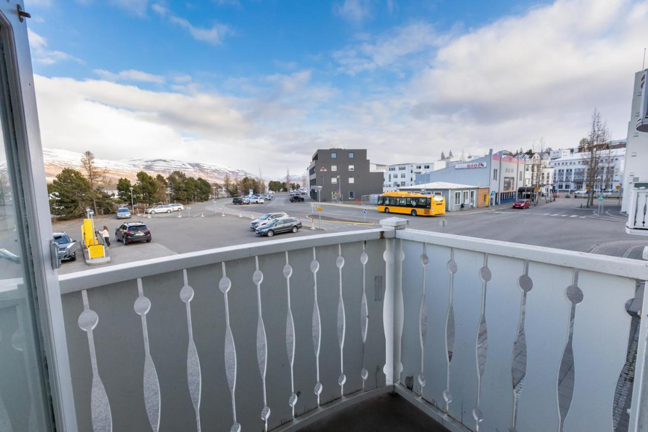 Central Apartment With Two Bedrooms And Balcony- Strandgata 9 Akureyri Exterior photo